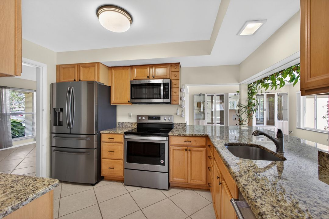 For Sale: $845,000 (2 beds, 2 baths, 1774 Square Feet)