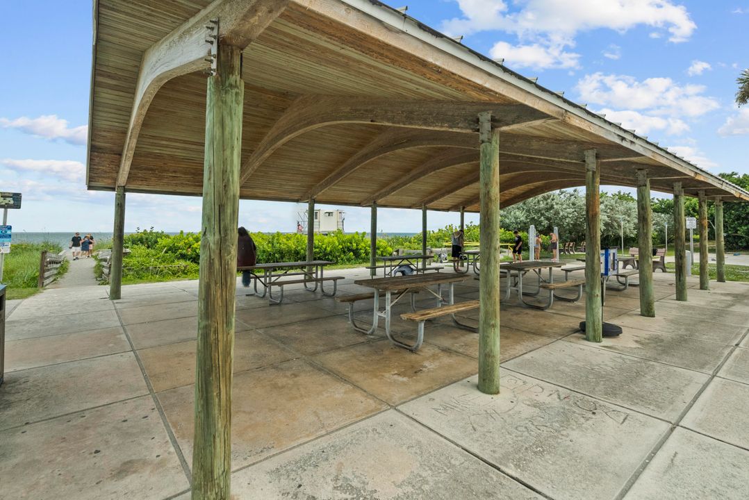 待售: $425,000 (2 贝兹, 2 浴室, 1308 平方英尺)