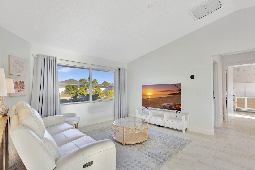 На продажу: $445,000 (3 спален, 2 ванн, 1512 Квадратных фут)