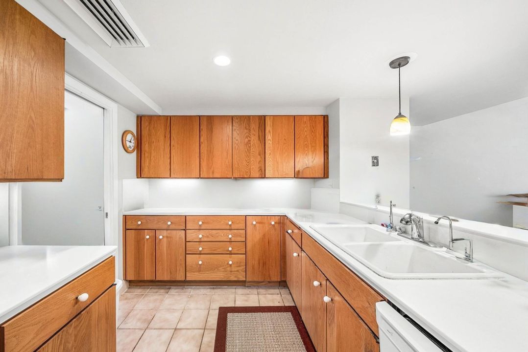 For Sale: $1,300,000 (3 beds, 3 baths, 2706 Square Feet)