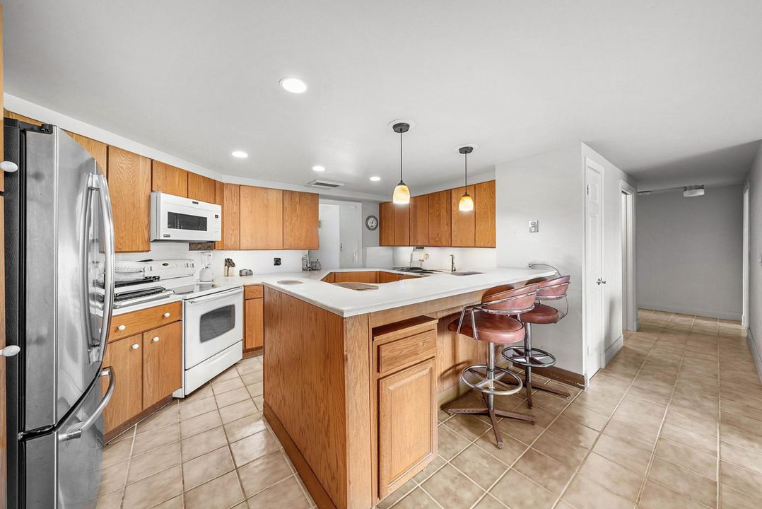 For Sale: $1,300,000 (3 beds, 3 baths, 2706 Square Feet)