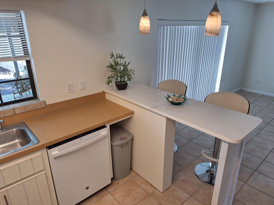 En Venta: $305,000 (3 camas, 2 baños, 1170 Pies cuadrados)