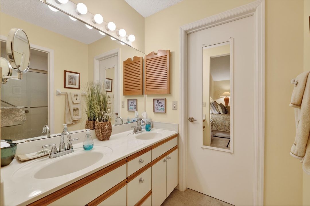 En Venta: $272,000 (2 camas, 2 baños, 1181 Pies cuadrados)