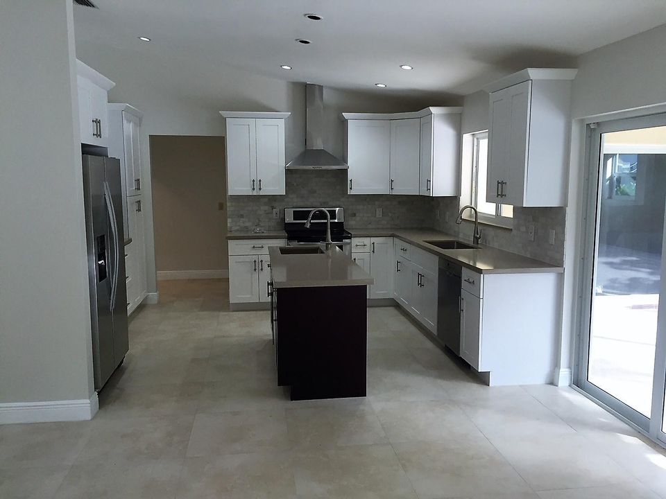 For Rent: $6,600 (4 beds, 2 baths, 2498 Square Feet)