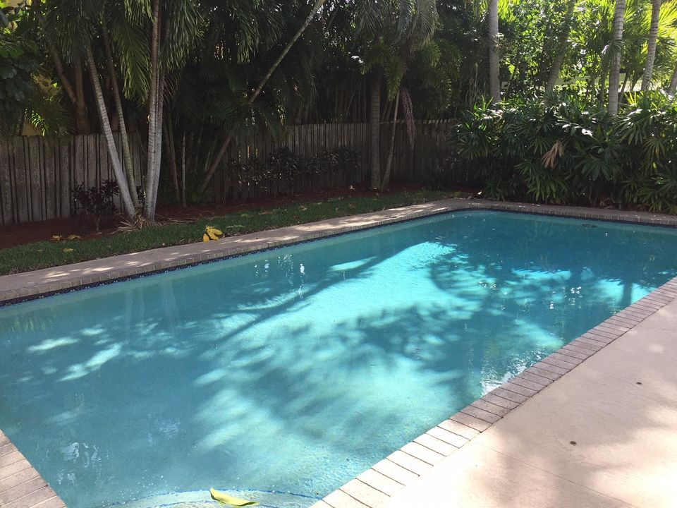 For Rent: $6,600 (4 beds, 2 baths, 2498 Square Feet)