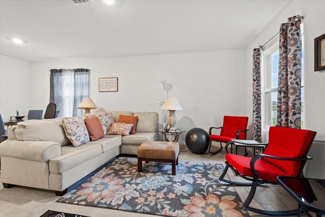 待售: $334,000 (3 贝兹, 2 浴室, 1477 平方英尺)