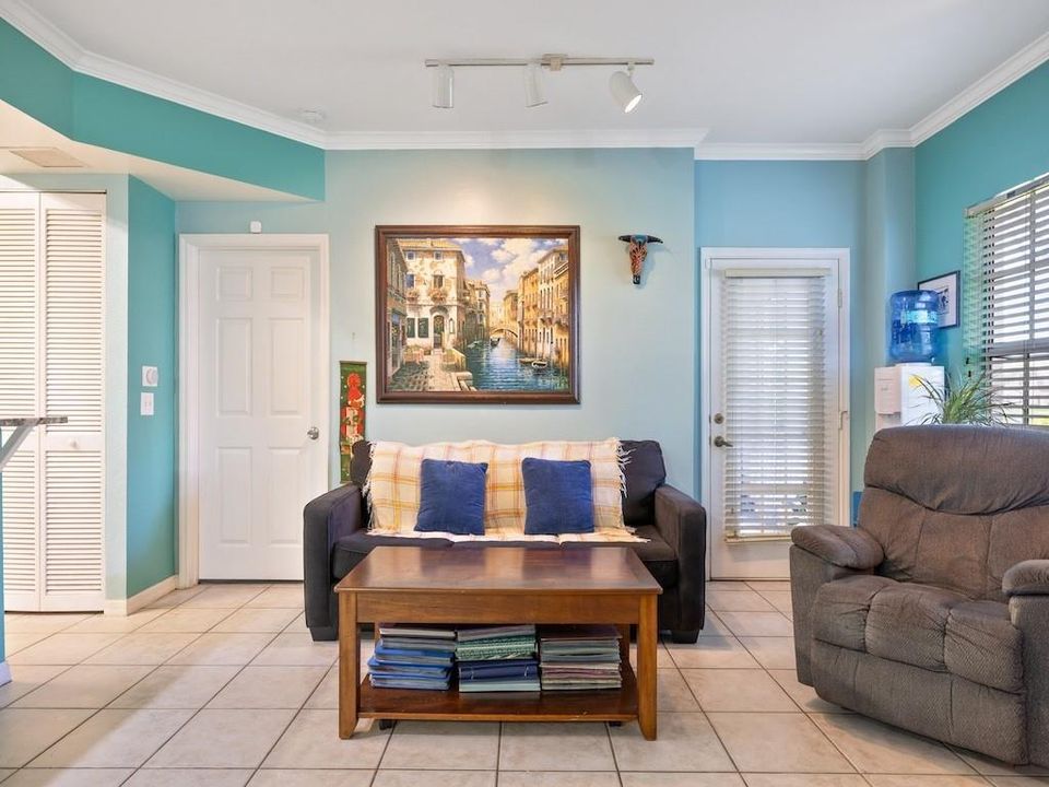 En Venta: $180,000 (2 camas, 2 baños, 1070 Pies cuadrados)