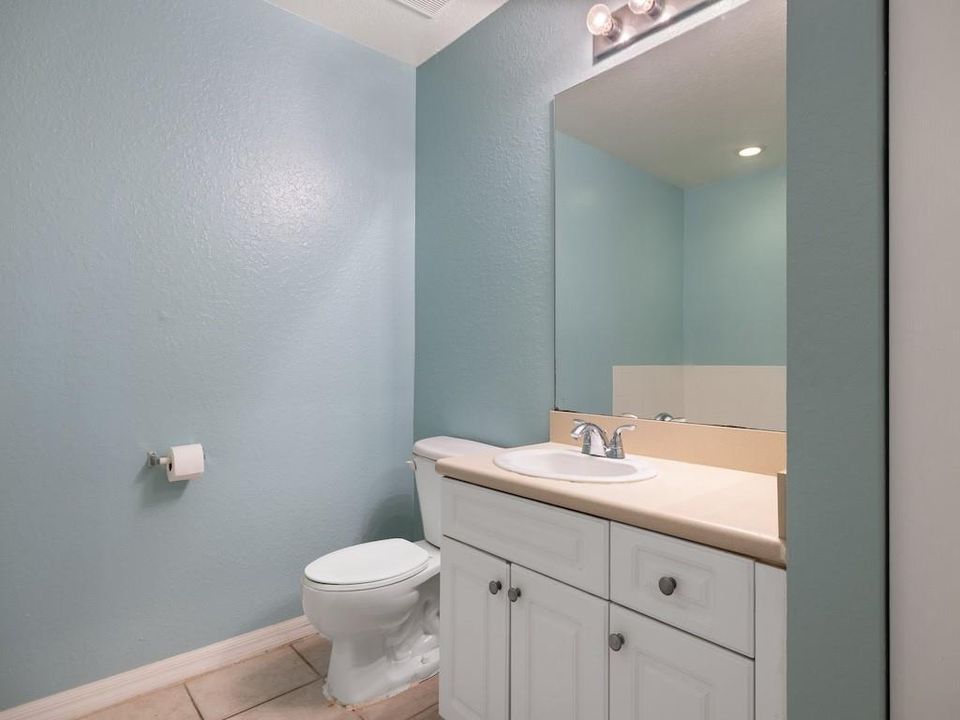 En Venta: $180,000 (2 camas, 2 baños, 1070 Pies cuadrados)