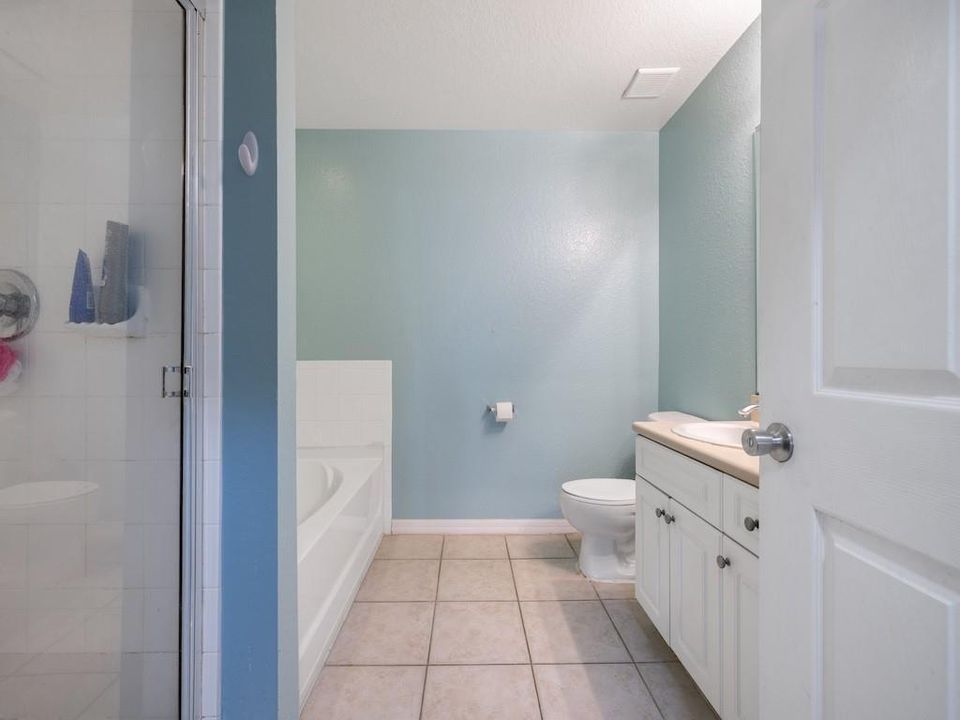 En Venta: $180,000 (2 camas, 2 baños, 1070 Pies cuadrados)