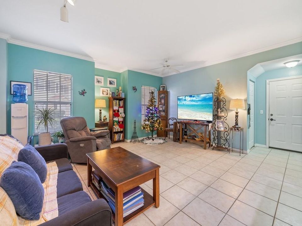 En Venta: $180,000 (2 camas, 2 baños, 1070 Pies cuadrados)