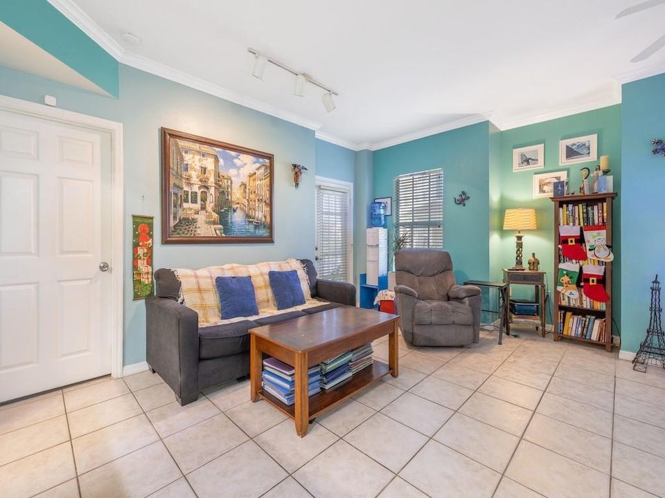 En Venta: $180,000 (2 camas, 2 baños, 1070 Pies cuadrados)