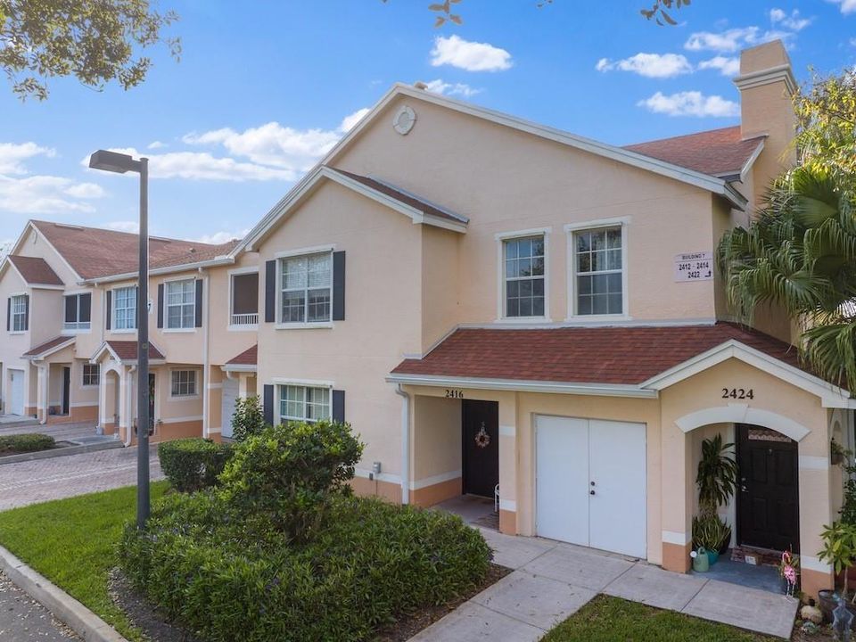 En Venta: $180,000 (2 camas, 2 baños, 1070 Pies cuadrados)