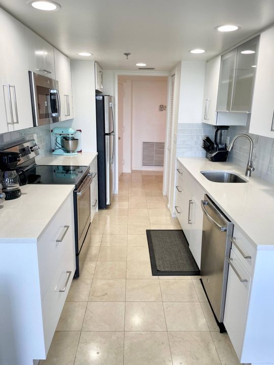 В аренду: $12,000 (2 спален, 2 ванн, 1740 Квадратных фут)