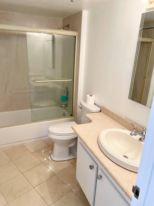 В аренду: $12,000 (2 спален, 2 ванн, 1740 Квадратных фут)