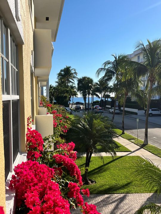 For Sale: $2,200,000 (2 beds, 2 baths, 1428 Square Feet)