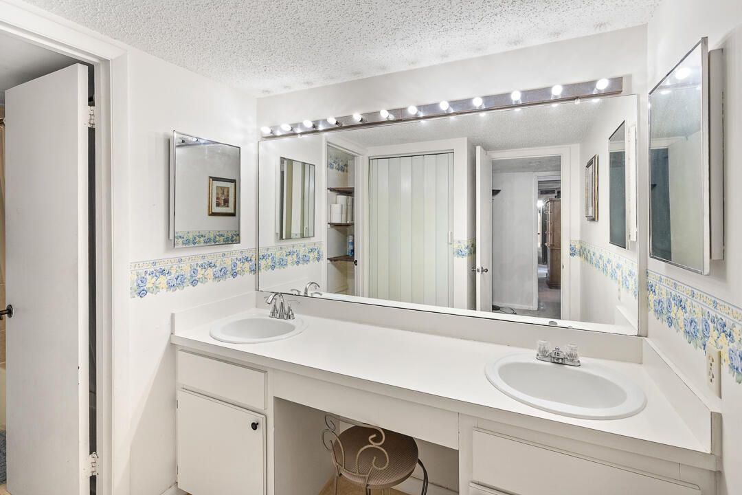 En Venta: $159,000 (2 camas, 1 baños, 1328 Pies cuadrados)