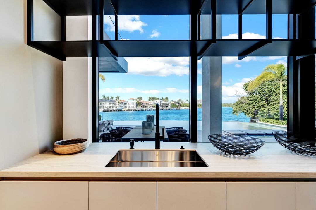 For Sale: $29,500,000 (5 beds, 5 baths, 6579 Square Feet)