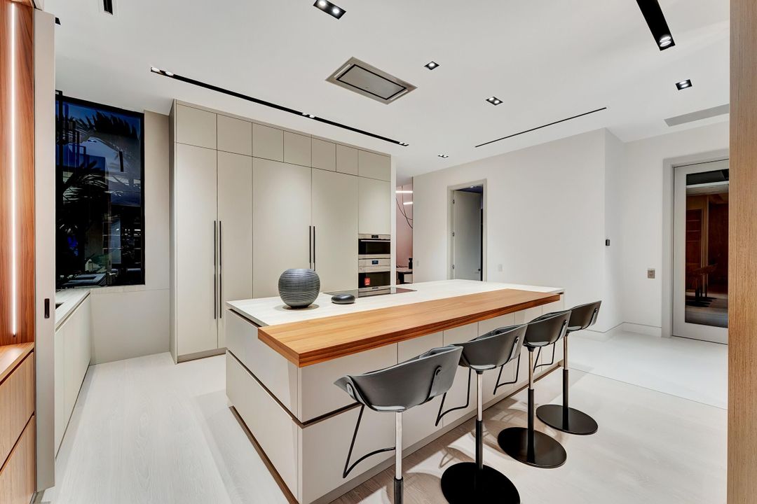 For Sale: $29,500,000 (5 beds, 5 baths, 6579 Square Feet)