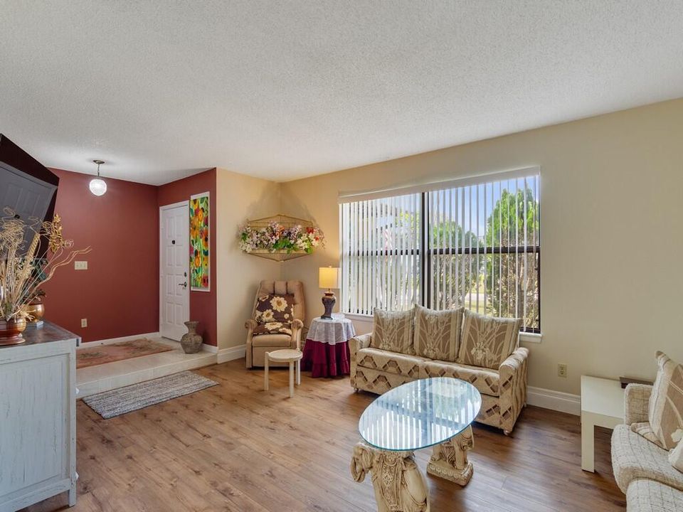 For Rent: $4,000 (3 beds, 2 baths, 1788 Square Feet)