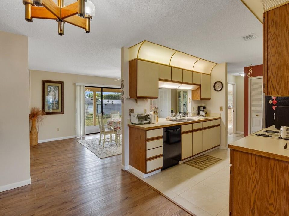 For Rent: $4,000 (3 beds, 2 baths, 1788 Square Feet)