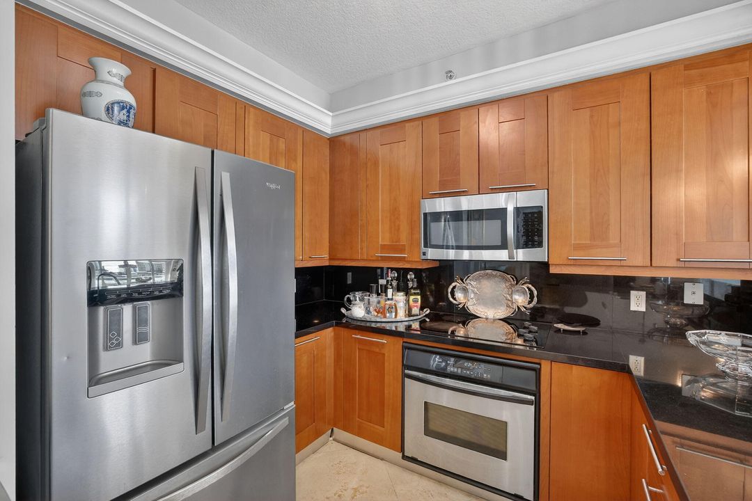 На продажу: $665,000 (2 спален, 2 ванн, 1297 Квадратных фут)