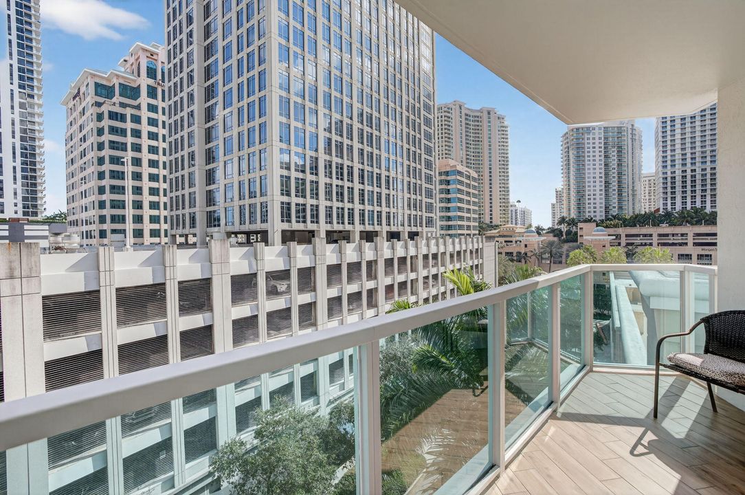 На продажу: $665,000 (2 спален, 2 ванн, 1297 Квадратных фут)