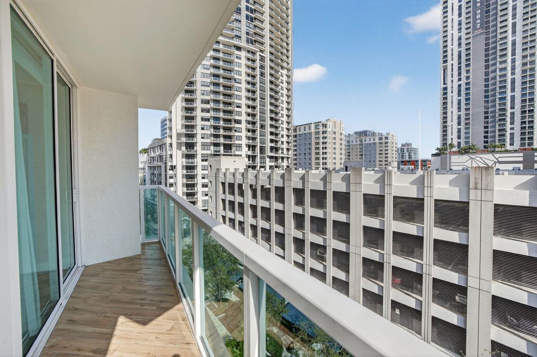 На продажу: $665,000 (2 спален, 2 ванн, 1297 Квадратных фут)