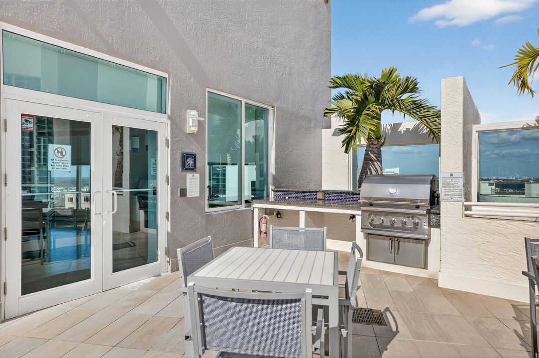 На продажу: $665,000 (2 спален, 2 ванн, 1297 Квадратных фут)