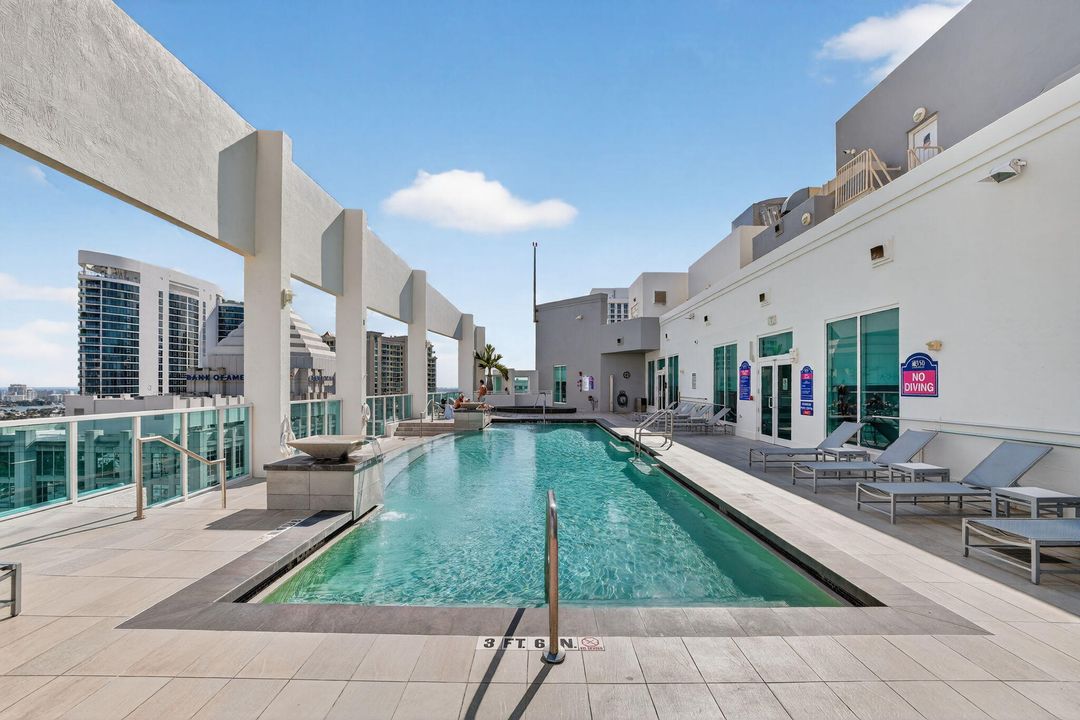 На продажу: $665,000 (2 спален, 2 ванн, 1297 Квадратных фут)