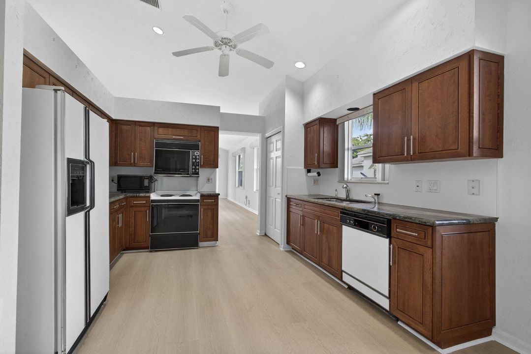 For Sale: $539,990 (3 beds, 2 baths, 2391 Square Feet)