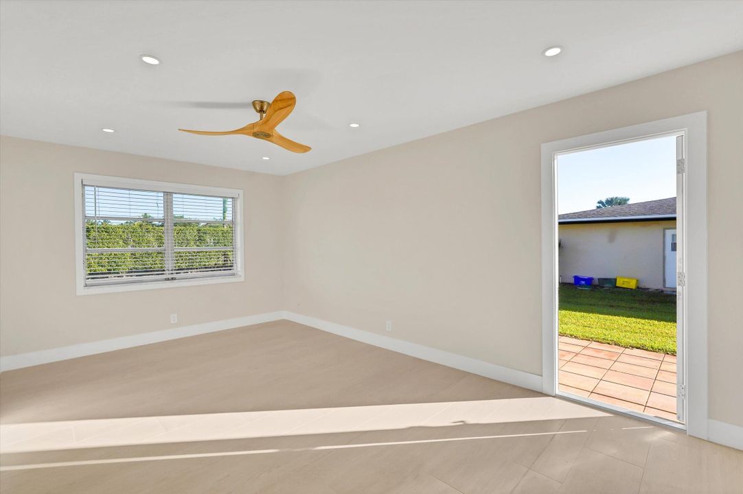 For Sale: $243,000 (2 beds, 2 baths, 1175 Square Feet)