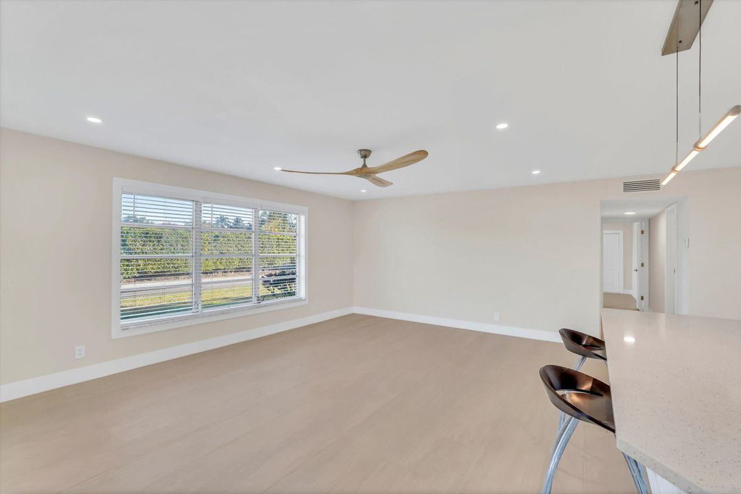 For Sale: $243,000 (2 beds, 2 baths, 1175 Square Feet)