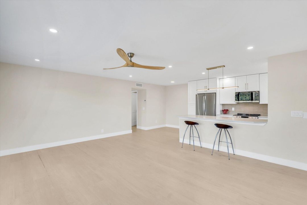 For Sale: $243,000 (2 beds, 2 baths, 1175 Square Feet)