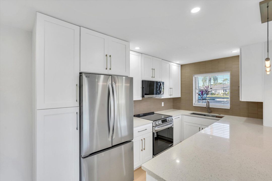 For Sale: $243,000 (2 beds, 2 baths, 1175 Square Feet)