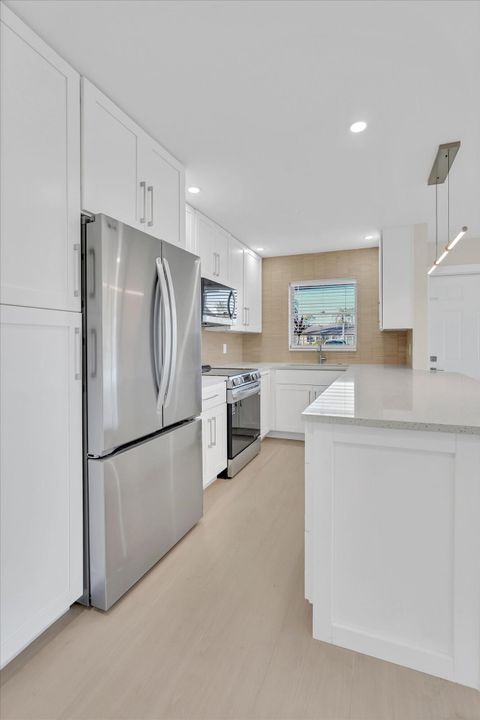 For Sale: $243,000 (2 beds, 2 baths, 1175 Square Feet)