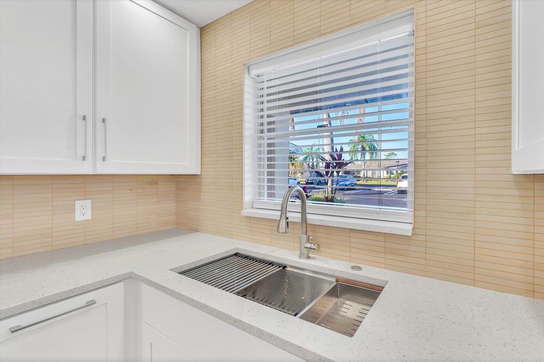 For Sale: $243,000 (2 beds, 2 baths, 1175 Square Feet)