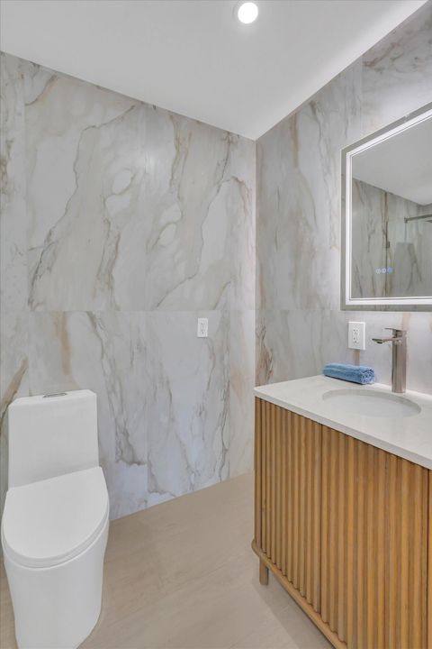 For Sale: $243,000 (2 beds, 2 baths, 1175 Square Feet)