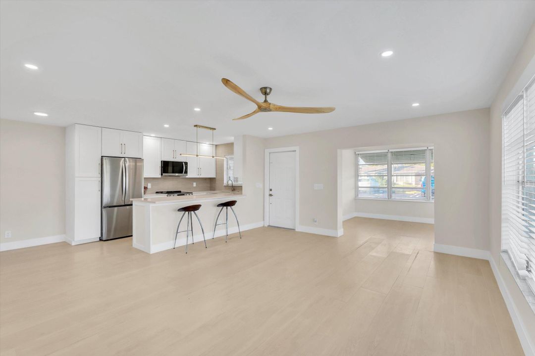 For Sale: $243,000 (2 beds, 2 baths, 1175 Square Feet)