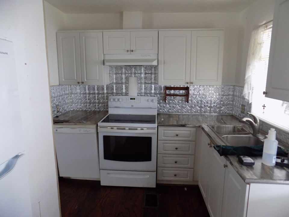 На продажу: $125,000 (2 спален, 2 ванн, 960 Квадратных фут)