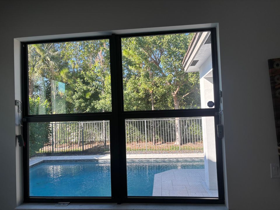 For Sale: $989,000 (6 beds, 4 baths, 2879 Square Feet)