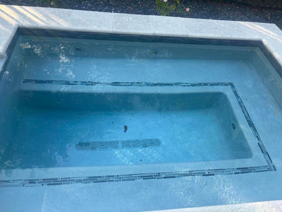 For Sale: $989,000 (6 beds, 4 baths, 2879 Square Feet)