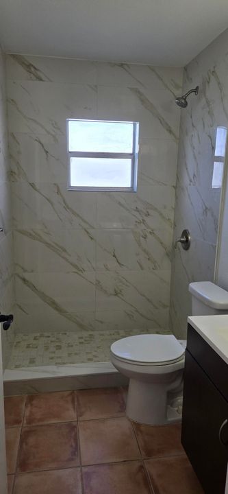 For Sale: $149,900 (2 beds, 2 baths, 902 Square Feet)