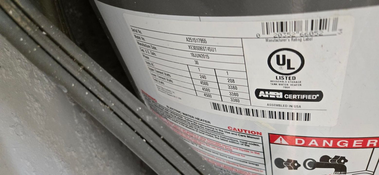 For Sale: $149,900 (2 beds, 2 baths, 902 Square Feet)