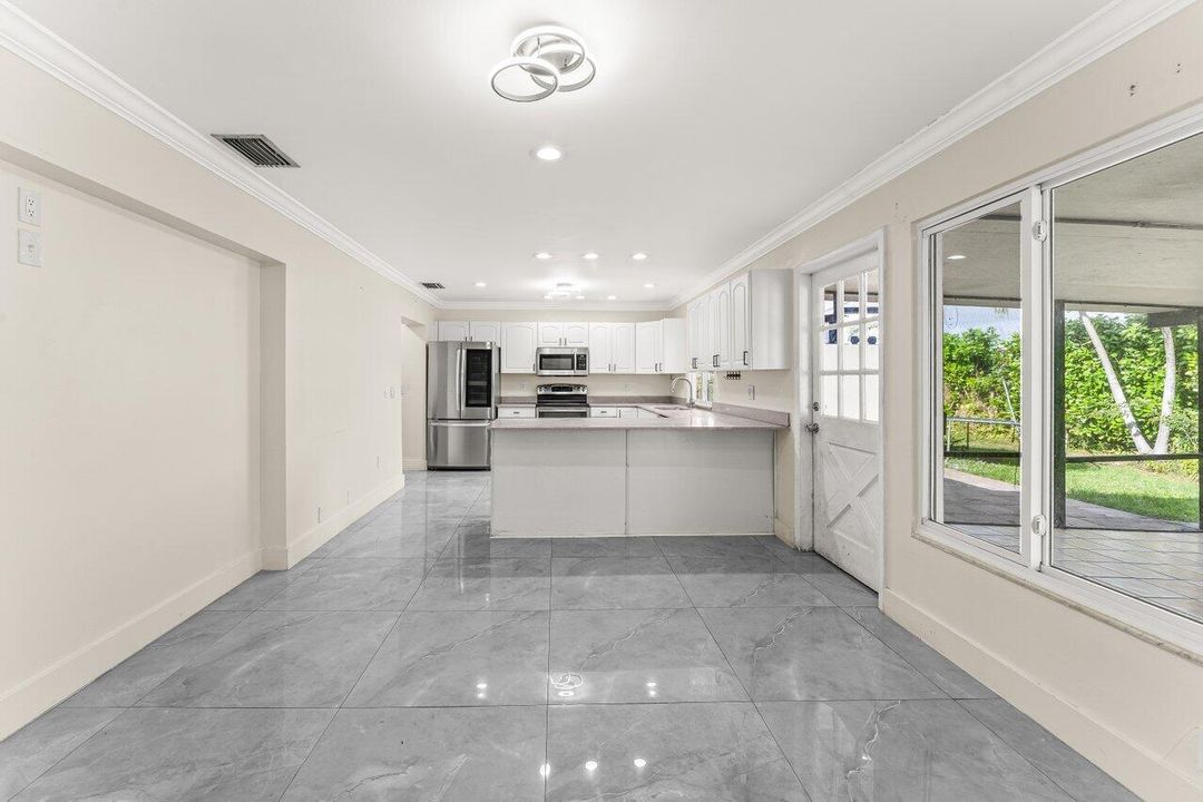 For Rent: $3,600 (4 beds, 2 baths, 2057 Square Feet)