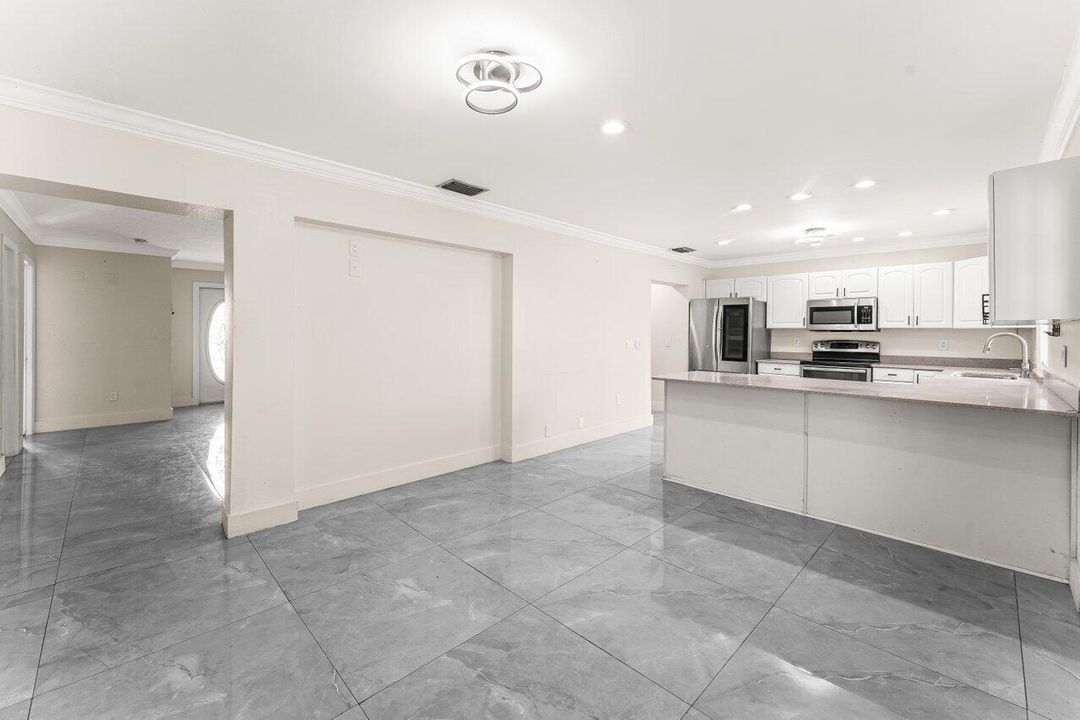 For Rent: $3,600 (4 beds, 2 baths, 2057 Square Feet)