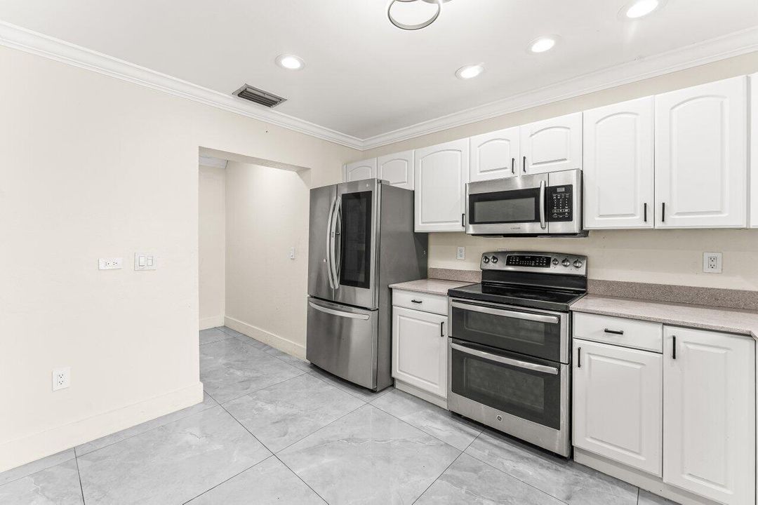 For Rent: $3,600 (4 beds, 2 baths, 2057 Square Feet)