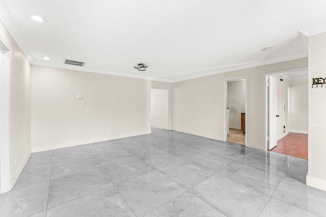 For Rent: $3,600 (4 beds, 2 baths, 2057 Square Feet)