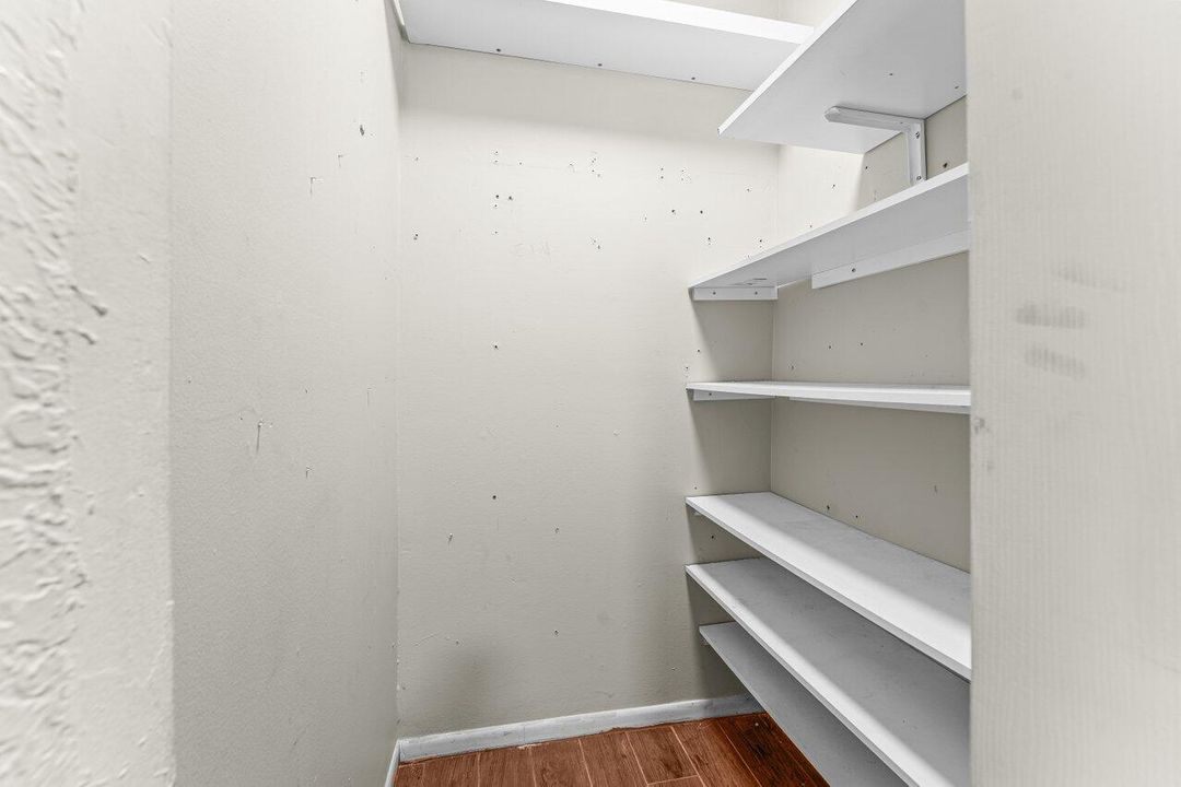 For Rent: $3,600 (4 beds, 2 baths, 2057 Square Feet)