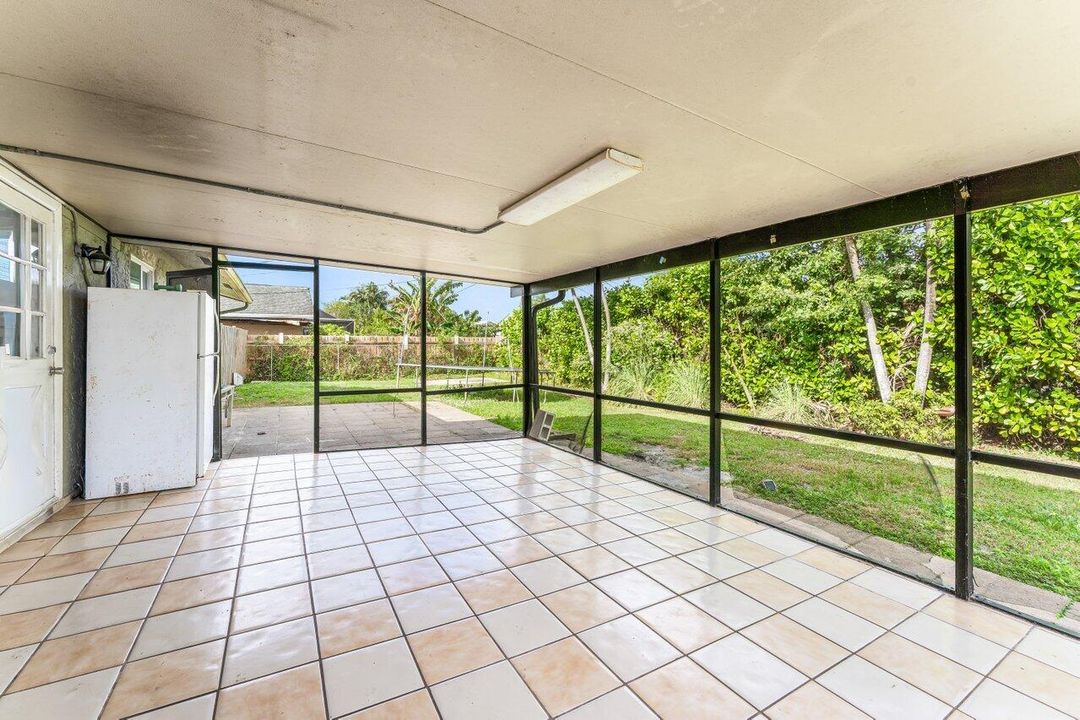 For Rent: $3,600 (4 beds, 2 baths, 2057 Square Feet)