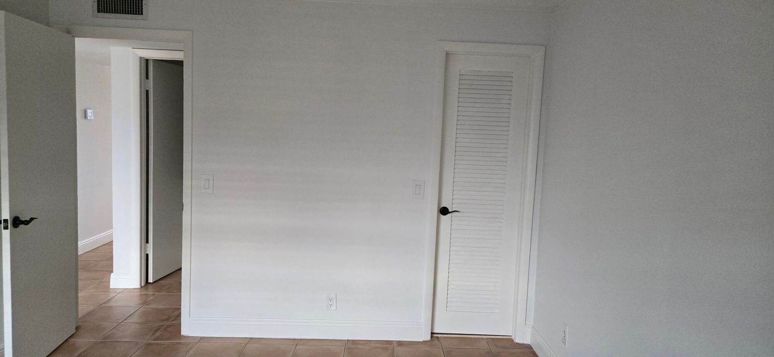 For Sale: $149,900 (2 beds, 2 baths, 902 Square Feet)